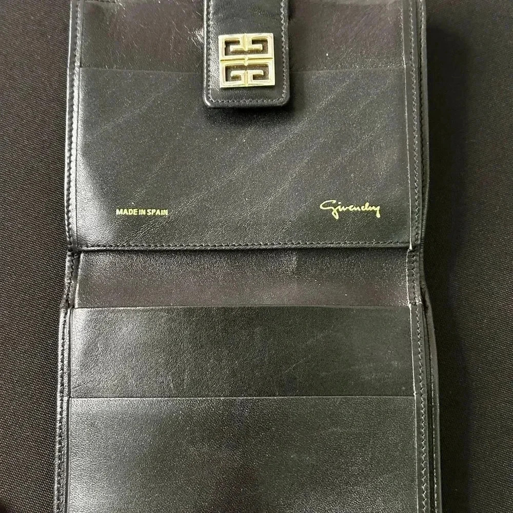 Givenchy Wallet‎ Bundle - Picture 6 of 16